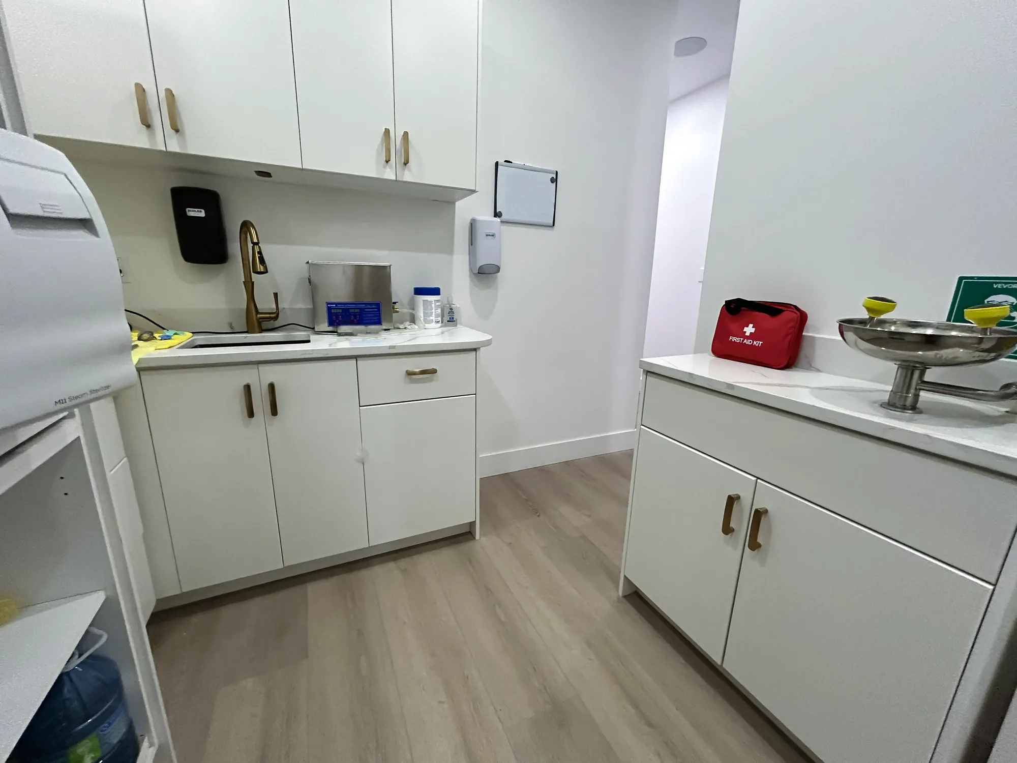 1485 Erie St, Eye Wash Station Room #2